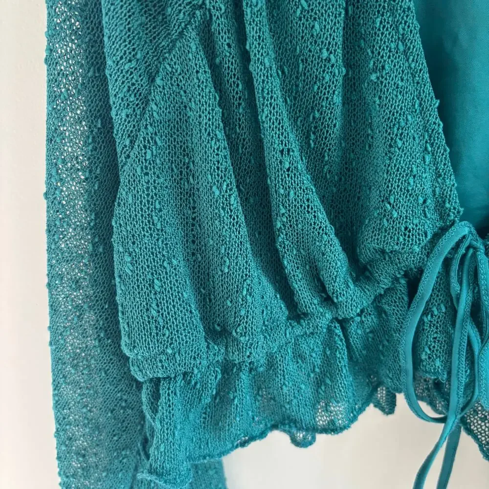 Urban Outfitters NWT Bell Sleeve Crop Top Tie Front Ruffles Boho Size Large